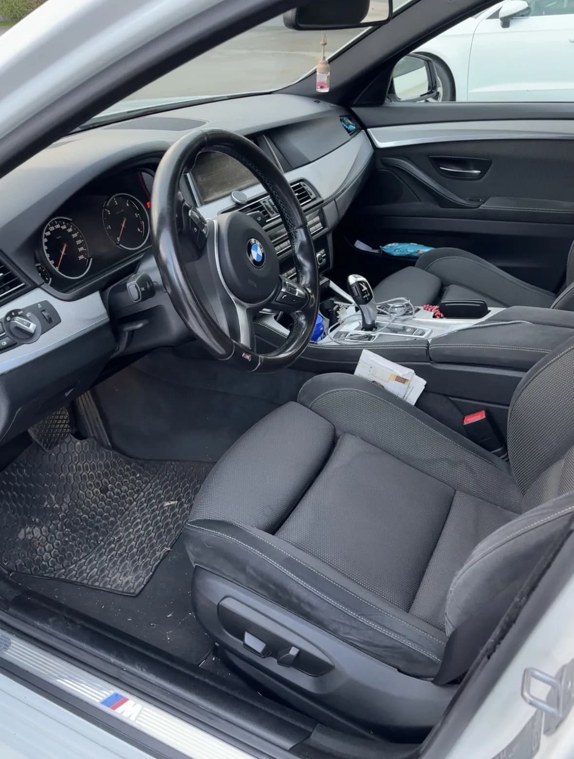 Rigenerazione abitacolo BMW — Prima